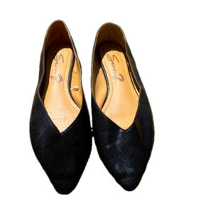 SEVEN black point toe flats // Wms 11